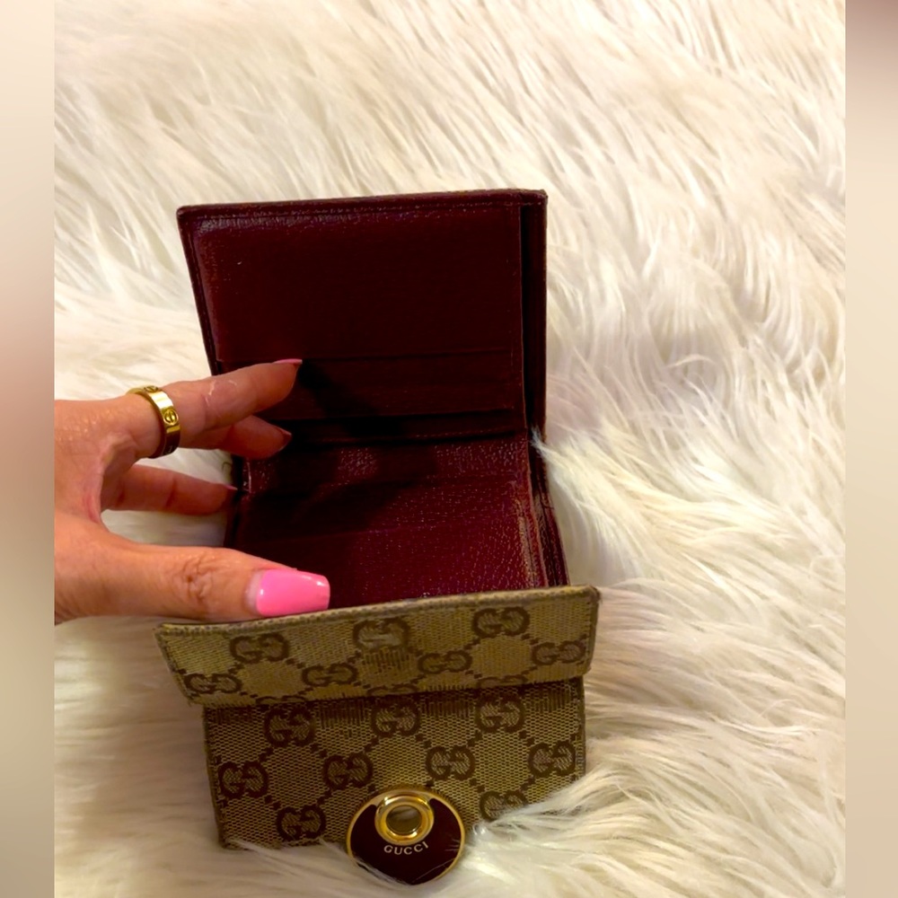 Authentic Burgundy Gucci Monogram Wallet. - Picture 1 of 9